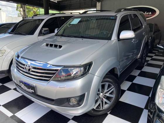 TOYOTA HILUX 3.0 SRV 4X4 CD 7 LUGARES 16V TURBO INTERCOOLER DIESEL 4P AUTOMÁTICO TOYOTA HILUX 3.0 SRV 4X4 CD 7 LUGARES 16V TURBO INTERCOOLER DIESEL 4P AUTOMÁTICO